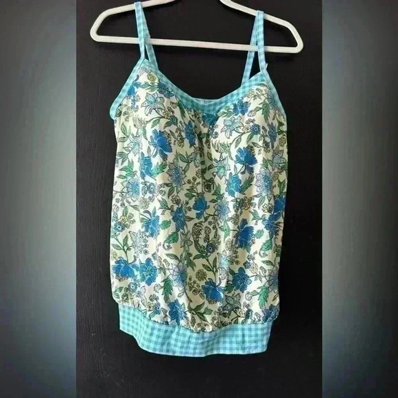 Lands end swim top. NWT - Picture 1 of 8